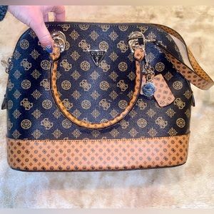 Guess Dome Satchel Purse 🥰👜🤎